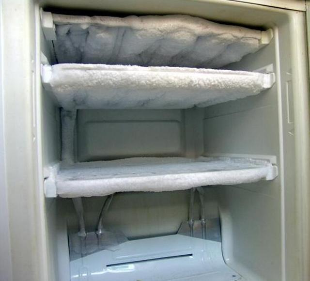 冷箱结冰可千万别不管,电费会疯狂上涨,用了这招,冰箱永远不结冰